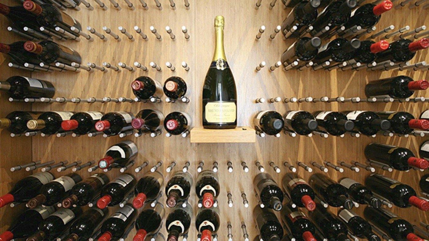 Straight Single Bottle Wine Pegs.